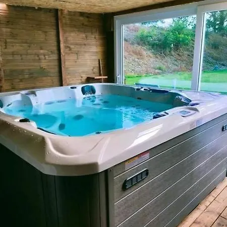 Gite Avec Spa Privatif* Saint-Symphorien-les-Buttes Exterior photo